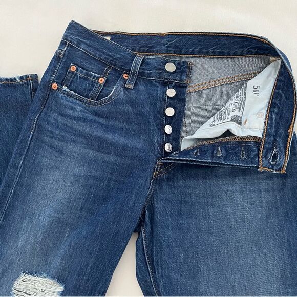 Levi's 501 Crop Straight Leg Distressed Jeans in Market Grammar Wash Sz 25 NWOT - Picture 8 of 14